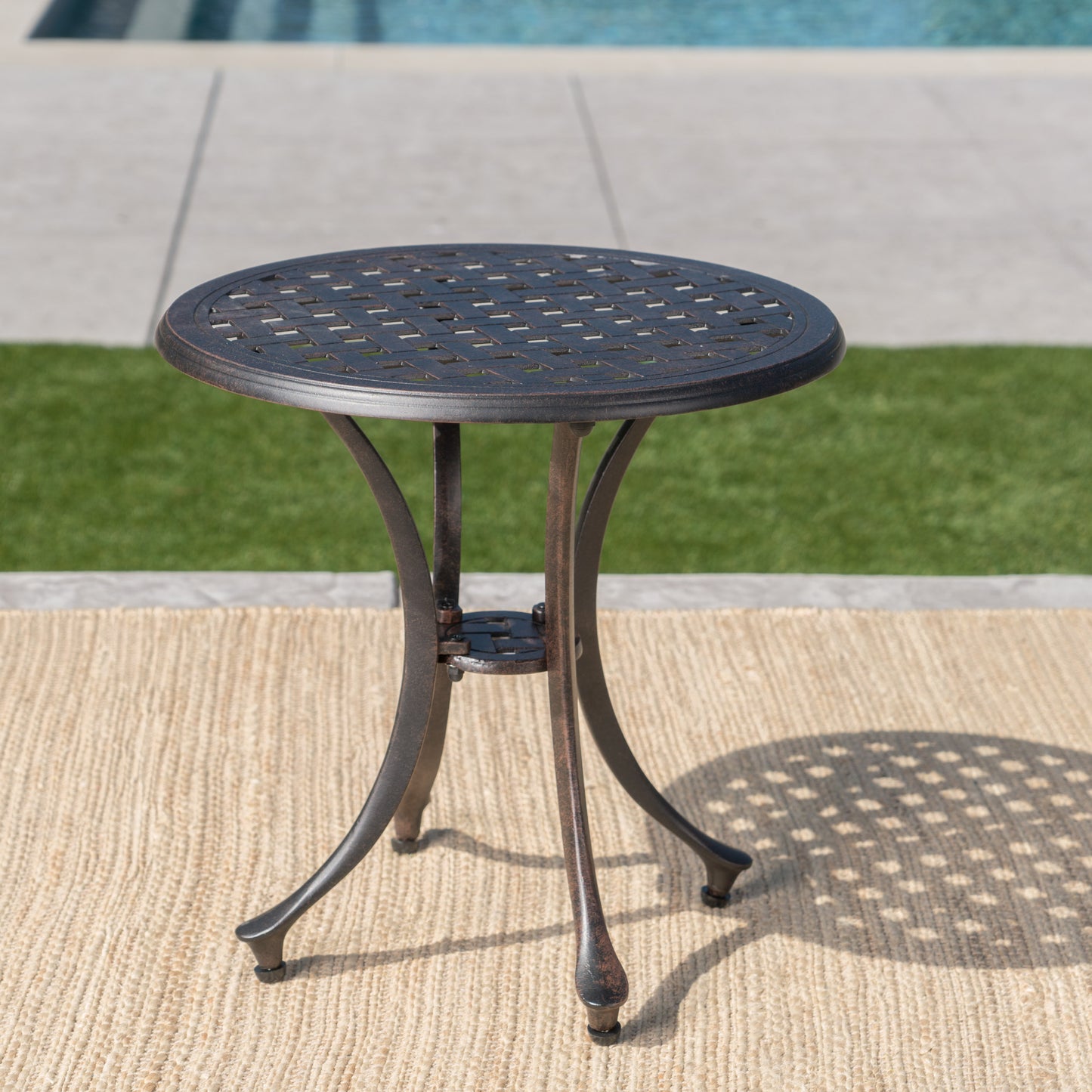 Outdoor 19" Cast Aluminum Side Table