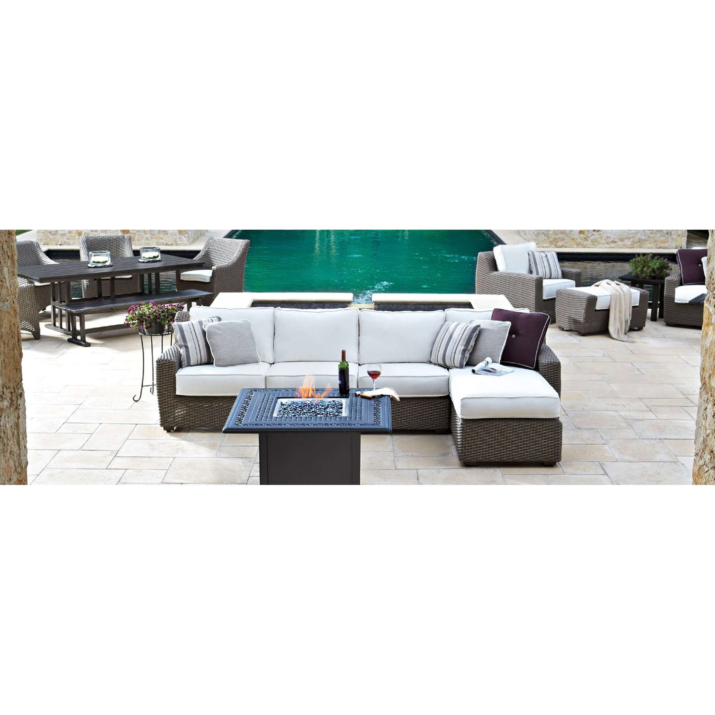 Augusta LAF Chaise Sectional with Cushion