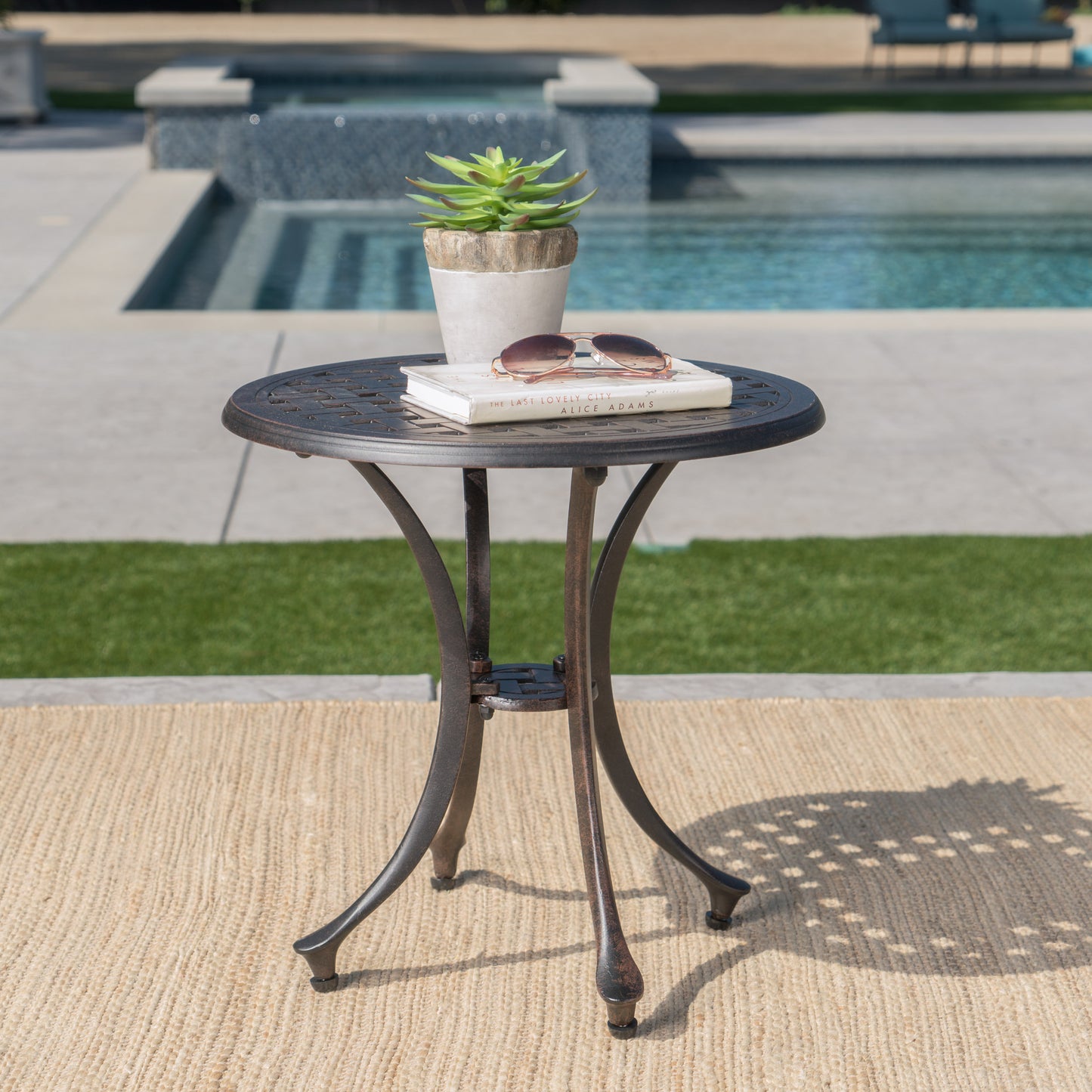 Outdoor 19" Cast Aluminum Side Table