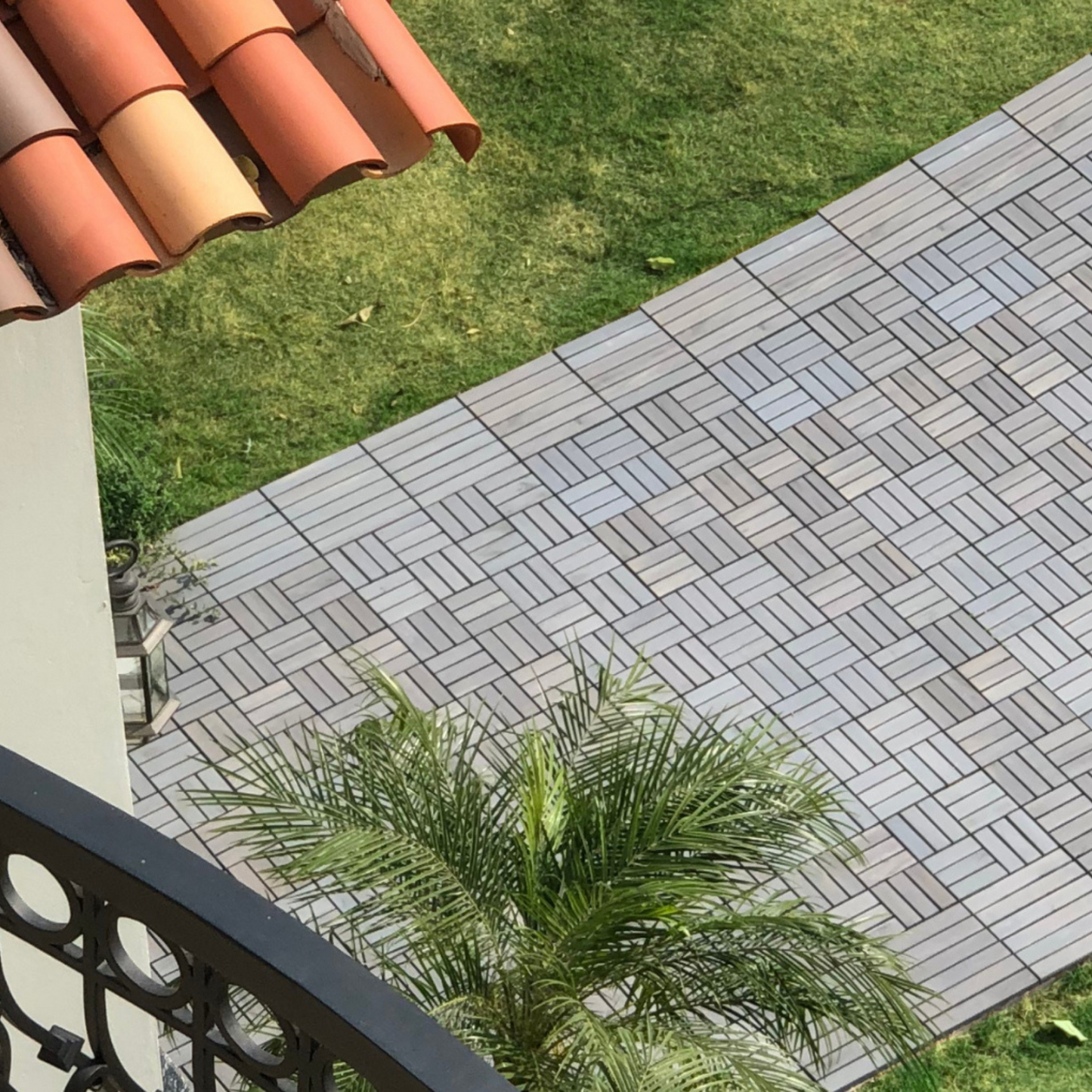 10 PCS Interlocking Deck Tiles Checker Pattern, 12" x 12" Light Gray Square Acacia Hardwood Outdoor Flooring for Patio, Bancony, Pool Side,...